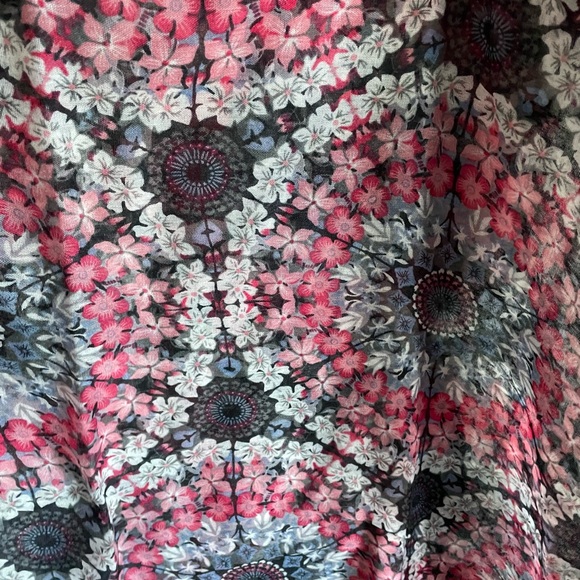 Floral and Patterned scarves - Picture 7 of 16